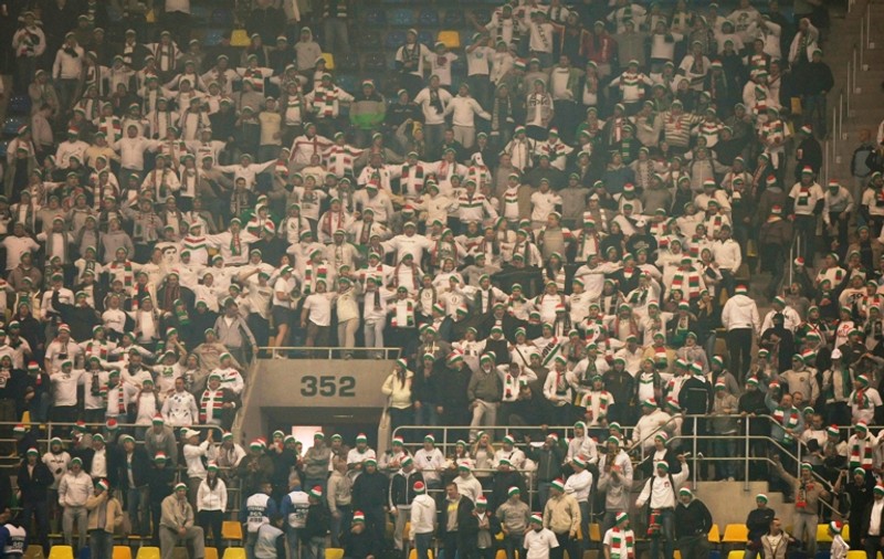 32 de suporteri cercetaţi penal pentru incidentele de la Rapid-Legia Varşovia