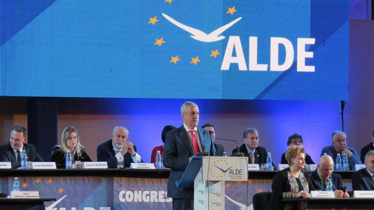 Tăriceanu îl atacă pe Daniel Constantin