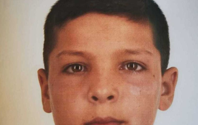 Copil de 11 ani, dispărut dintr-un centru de minori din Deva. Poliţia cere ajutorul populaţiei pentru găsirea lui