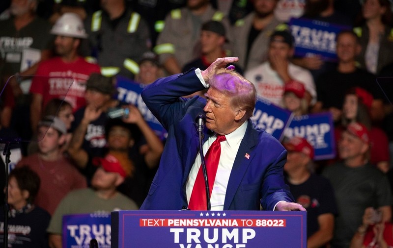 Donald Trump o jignește dur pe Kamala Harris: „S-a născut handicapată mental” | VIDEO
