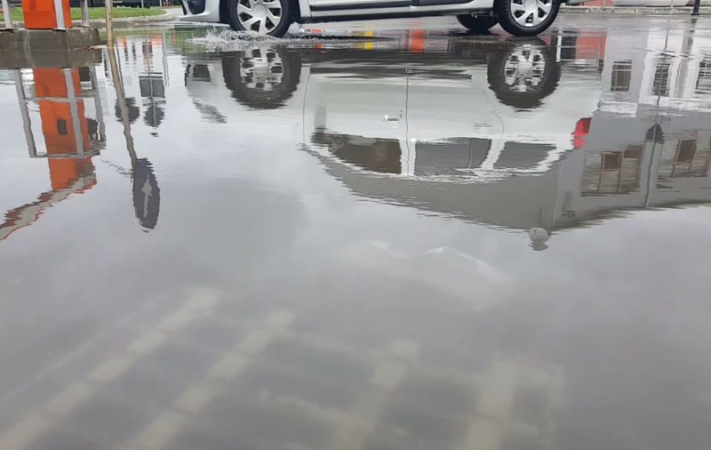 #salvatipipera / Reţeaua de canalizare a cartierului de afaceri Pipera Sud este depăşită (VIDEO)