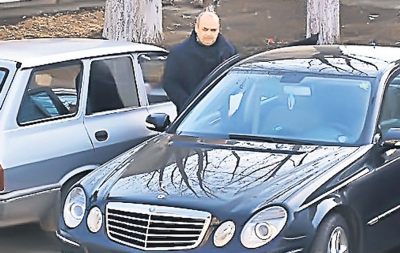 Fiul bărbatului ucis de tatăl cântăreţei Inna, indignat la termenul de judecată: «Părintele meu e în pământ şi el vrea să şofeze»