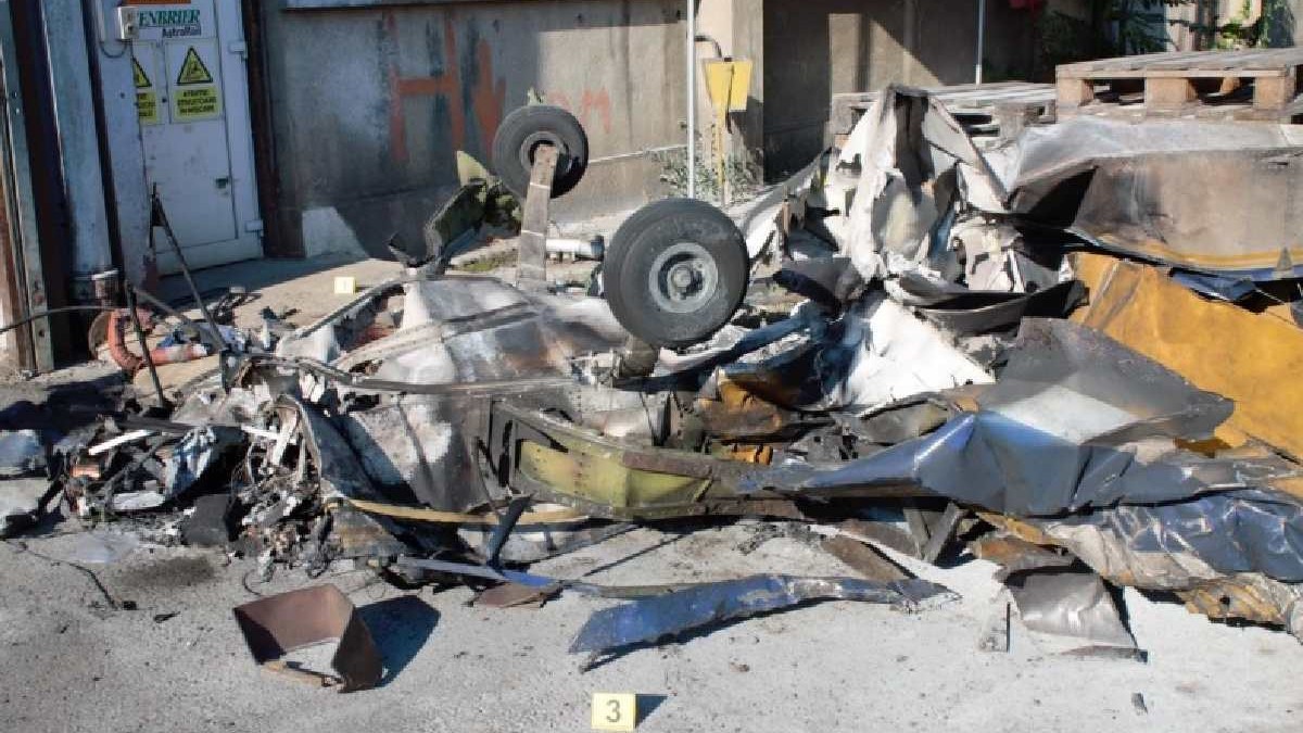 Avion prăbușit în Arad pe 9 august 2025. Aeronava a fost distrusă în totalitate