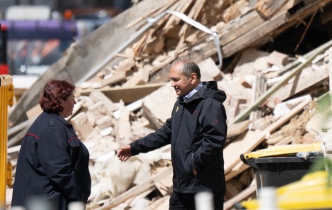 Un român, Octavian Ursu, e primar în orașul german în care a explodat un bloc și două românce sunt date dispărute, sub dărâmături. Precizările MAE