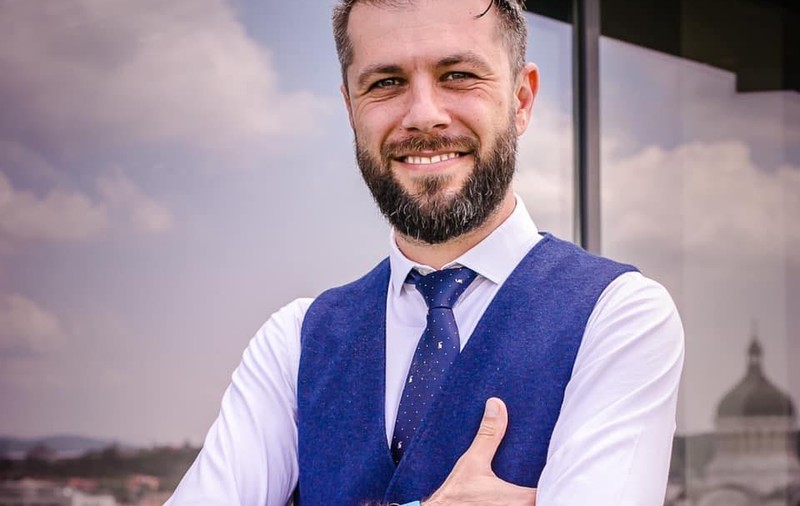 Daniel Osmanovici încasa 8.500 de lei pe lună ca purtător de cuvânt al CNAS
