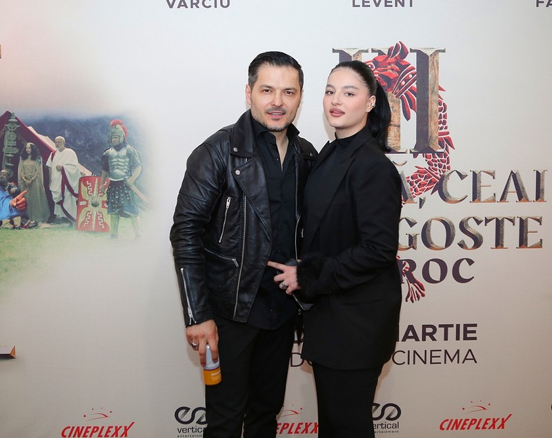 Cum a apărut Liviu Vârciu alături de Carmina la premiera noului său film. Tânăra își susține tatăl, după ce a lipsit de la nunta lui cu Anda Călin