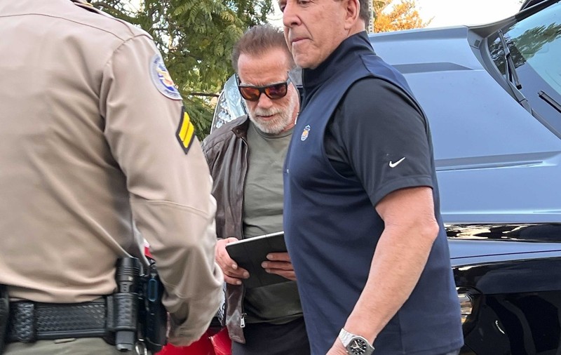 Arnold Schwarzenegger, implicat într-un accident cu patru mașini în Los Angeles