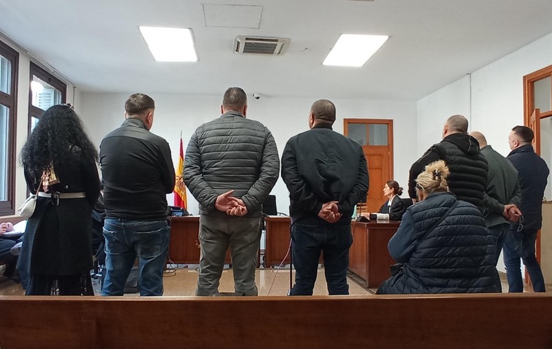11 hoți de buzunare români care au strâns 12,5 milioane de euro din furturi au fost condamnați cu suspendare și amendați, toți, cu 5.290 de euro, în Spania