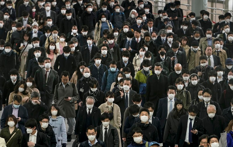 Japonia va oferi un ajutor financiar fiecărui rezident, japonez sau străin. Câţi bani vor primi oamenii