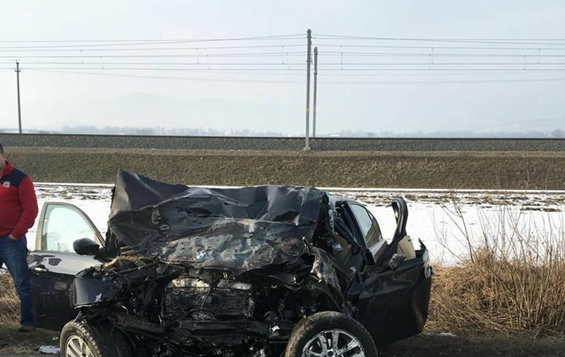 Trei oameni au murit într-un accident în Orăștie. Impact violent între două mașini / FOTO
