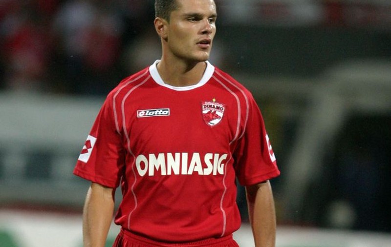 Vlad Munteanu s-a întors la Dinamo: a semnat pe şase luni 