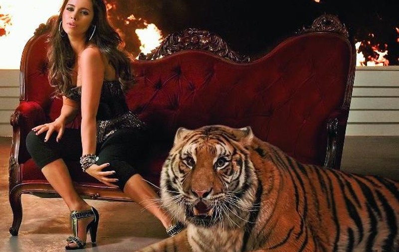 Lili Sandu poartă piele, deşi se declară o mare apărătoare a animalelor: "Louboutin nu face pantofi din imitaţie de piele"
