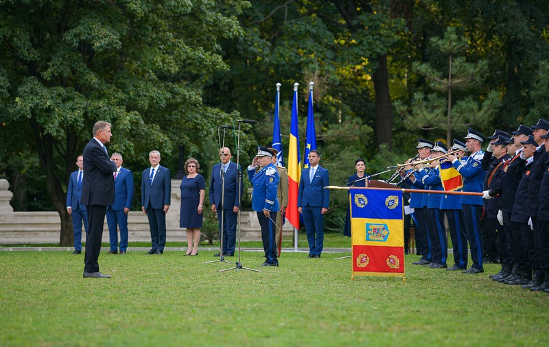 Iohannis, mesaj de Ziua Pompierilor: Ce am văzut în Grecia ne dovedeşte că trebuie să creăm în rândul populaţiei o cultură a prevenţiei