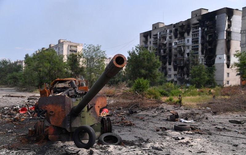 LIVETEXT Război în Ucraina, ziua 111 | Atacuri susținute în Donețk și Luhansk, explozii în Herson. Evacuările din Severodonețk, dificile