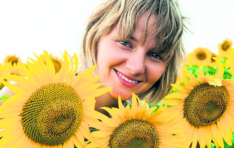 Floarea-soarelui tratează insolaţia! Află şi ce alte efecte are asupra sănătăţii această plantă de sezon