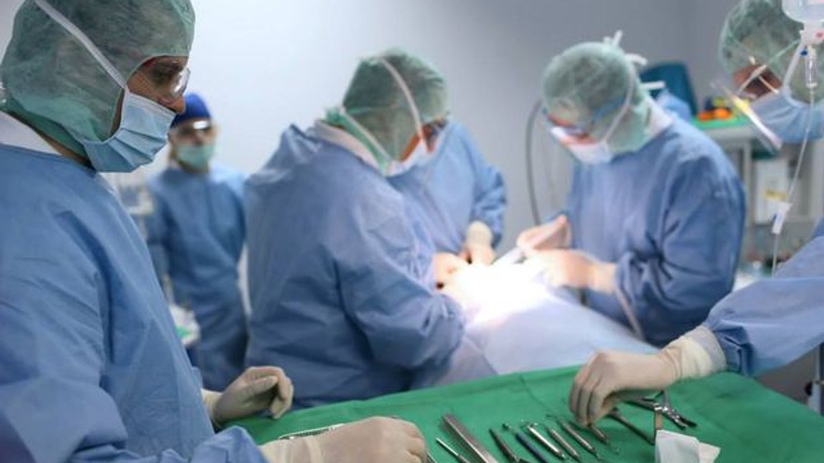 implanturi speciale în oasele pomeților