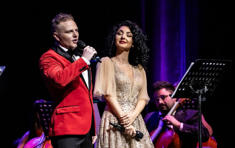 „VIVO PER LEI” – concertul pop-opera al primăverii cu tenorul Ştefan von Korch şi soprana Oana Maria Şerban în premieră la Filarmonica Târgu Mureş pe 5 martie