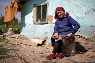Joiţa Marinel şi-a improvizat un scaun dintr-un bidon
