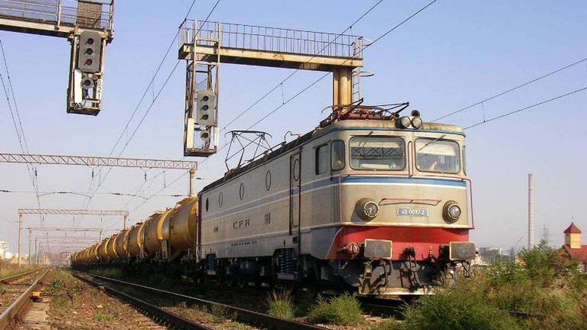 Trenurile circulă cu restricții din cauza caniculei