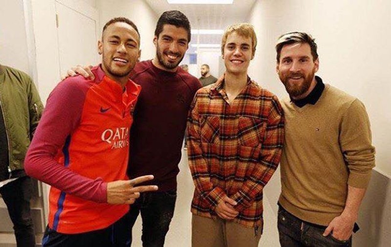 Justin Bieber s-a antrenat împreună cu vedetele echipei FC Barcelona / GALERIE FOTO&VIDEO