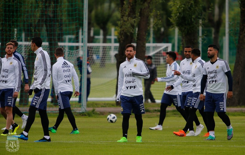 Messi și Cristiano Ronaldo au sosit în același timp la Campionatul Mondial de fotbal Rusia 2018 | FOTO&VIDEO