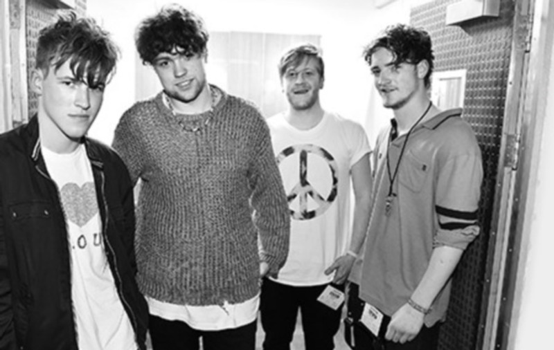 TRAGEDIE în lumea muzicii. Toți cei patru artiști ai trupei britanice Viola Beach AU MURIT într-un accident de mașină