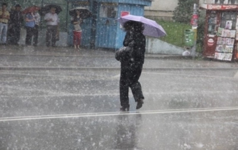 Se schimbă vremea. Meteorologii au emis COD GALBEN de furtuni. Vezi zonele vizate