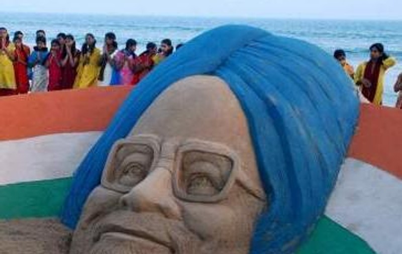 Susţinere inedită pentru premierul indian Manmohan Singh 