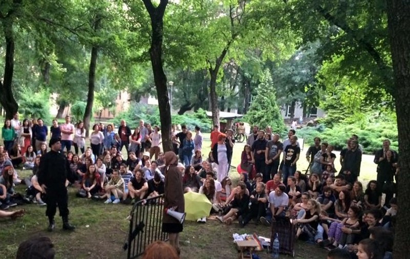 REPORTAJ: Cel mai mic teatru din România este la Timișoara. Auăleu joacă cu casa închisă: Mulți veniți, locuri puține!