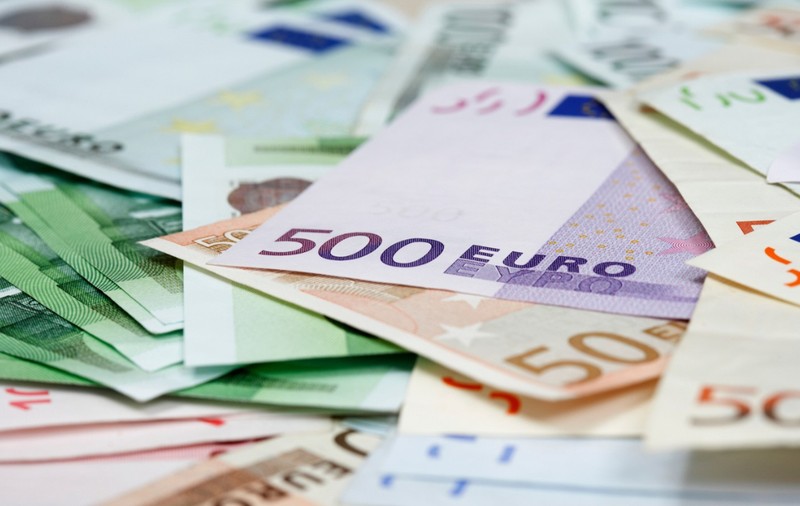 Doi angajați din România au primit câte jumătate de milion de euro în iunie, plus contribuții uriașe la pensii. Discrepanțele uriașe de pe piața muncii