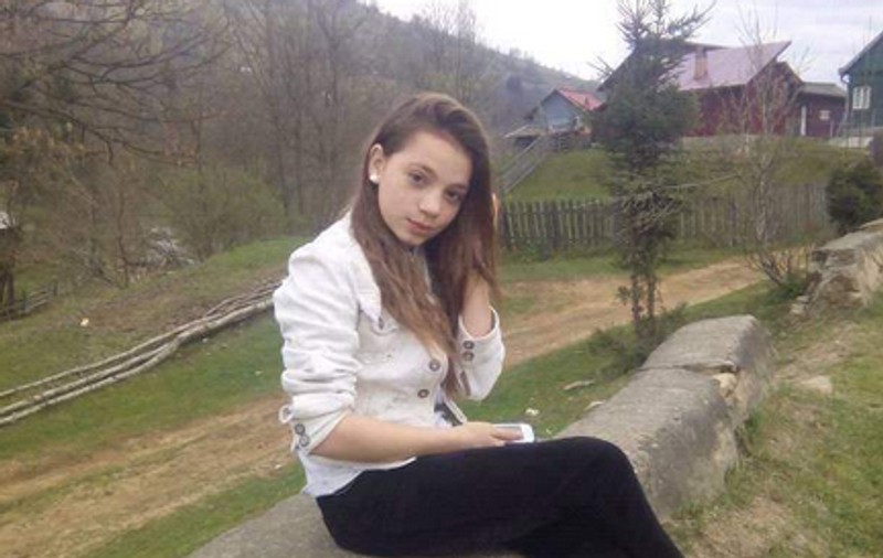 Detaliul cumplit despre fata de 15 ani care s-a spânzurat, la Suceava. Ce posta Nicoleta pe Facebook, înainte să moară