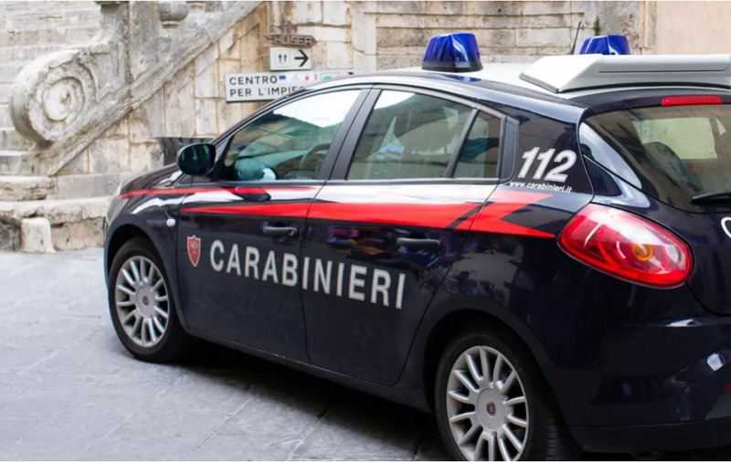 Un român din Italia a sunat la Poliție după ce și-a bătut soția: „Veniți, că altfel o omor!”