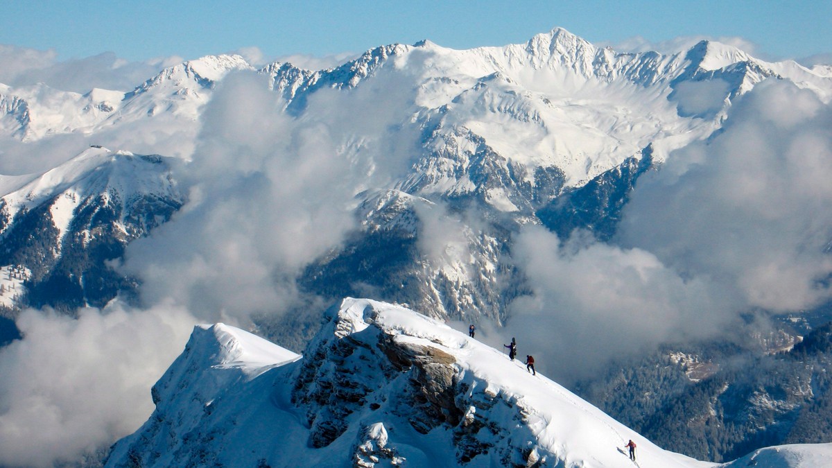 10 persoane surprinse de o avalanșă în Elveția