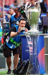 epa07615882 The UEFA Champions League trophy on display during the training session of Tottenham Hotspur at the Wanda Metropolitano stadium in Madrid, Spain, 31 May 2019. Tottenham Hotspur will face Liverpool FC in the 2019 UEFA Champions League final at the Wanda Metropolitano stadium in Madrid, Spain, on 01 June 2019. EPA/TOLGA BOZOGLU