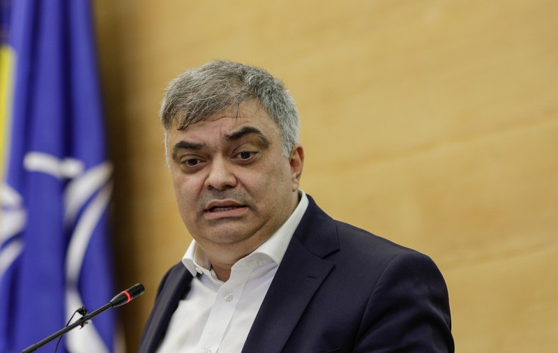 Cristian Plută, fost adjunct al Administrației Spitalelor București, trimis în judecată de DNA. Este acuzat că a primit mită pentru contracte