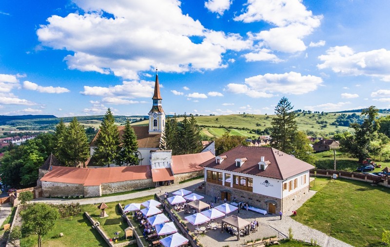 Cea mai mare sărbătoare a sașilor din România începe pe 2 august. Alexandru Tomescu va cânta în Biserica Fortificată din Criț