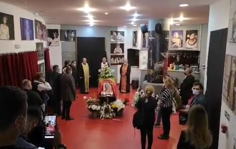 Actori cunoscuți și artiști își iau adio de la Ion Dichiseanu la Teatrul Nottara