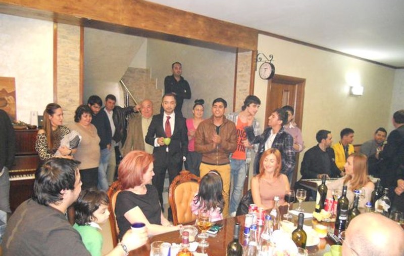 PARANGHELIE de ziua "BOSSULUI" DAN BURSUC! Toată lumea i-a CÂNTAT şi l-a RĂSFĂŢAT | FOTO & VIDEO