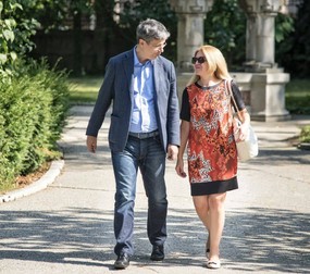 Virgil Popescu, alături de soția sa, Laura Negulescu | Sursa foto: pagina de Facebook Virgil Popescu