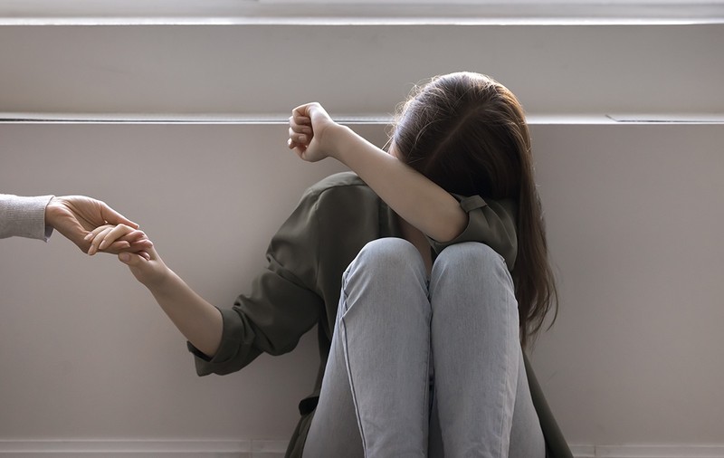 Ghid pentru părinți: Cum pot gestiona situațiile în care află că adolescenții lor consumă droguri