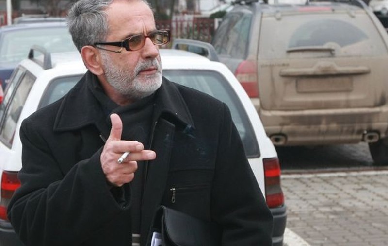 Ion Manole, blesteme de la mormântul Mădălinei: "Să-i ardă focul! Securiștii, comuniștii și anticriștii mi-au omorât fata!"