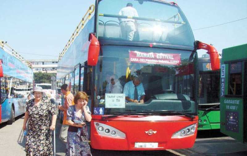 Surpriză pentru turiştii din Mamaia. Vor fi plimbaţi cu autobuzele etajate pe trasee noi