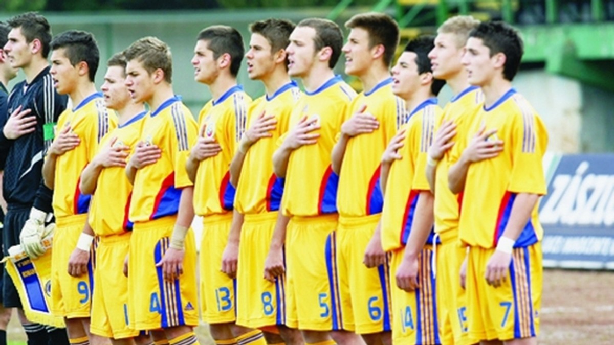 Echipa României U17 care s-a calificat la Euro 2011: Brănescu, Iancu, Bumba, Mitache, Neag, Țîru, Puțanu, Vaștag, Petresc, Roșu și Flip