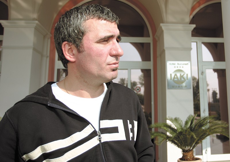 3774-95366-hagi.jpg