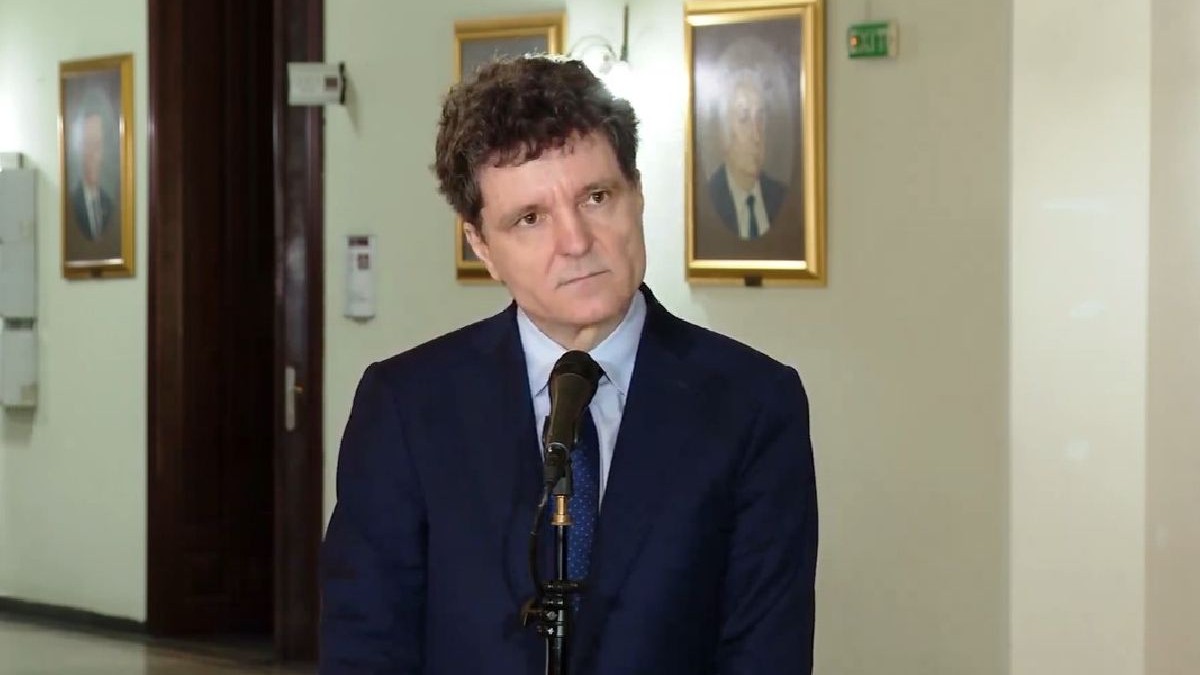 Nicușor Dan face declarații de presă la Academia de Studii Economice. Foto: Cristian Otopeanu / Libertatea