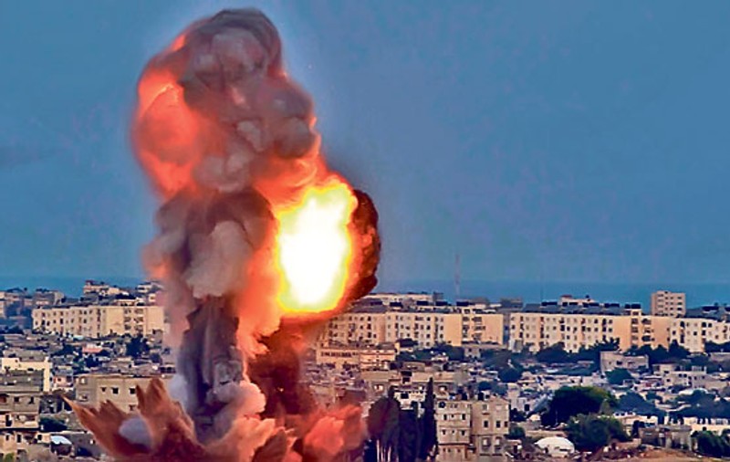 Zeci de morţi în conflictul din Fâşia Gaza