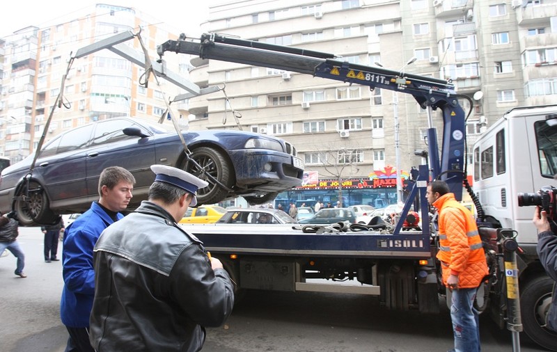 Primăria sectorului 3 reia operațiunea de ridicare a mașinilor parcate neregulamentar