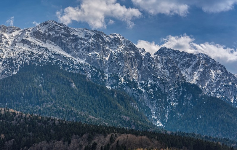 Munții Bucegi – de la ce vine denumirea, unde sunt poziționați. Curiozități despre Munții Bucegi