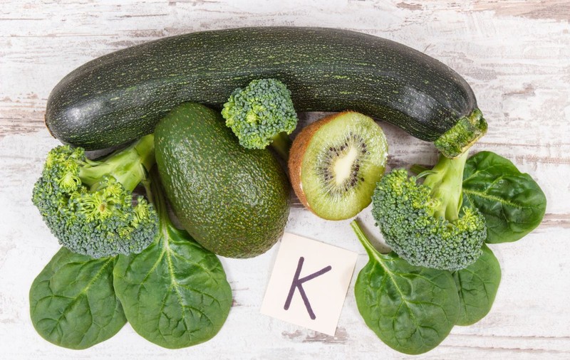 Ce este vitamina K, conținută în spanac, broccoli și ouă și de ce ar putea ajuta împotriva coronavirusului