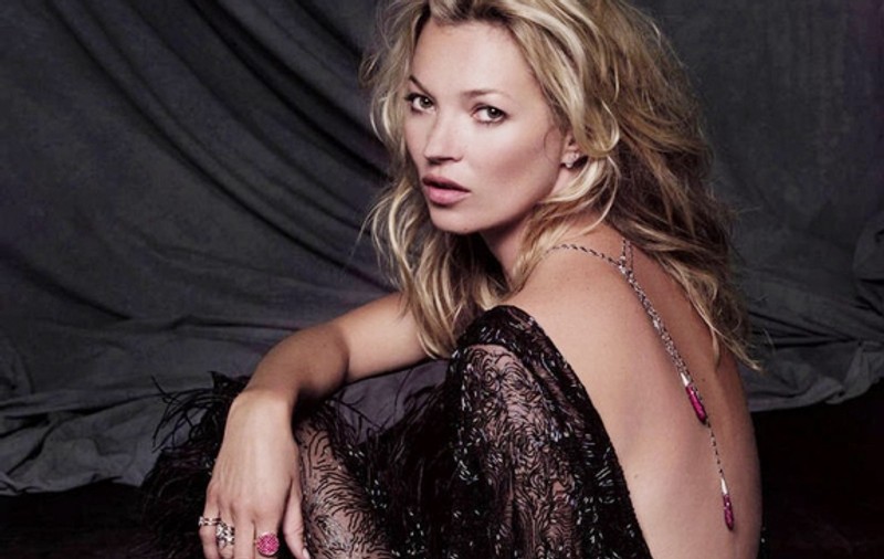 Kate Moss are două tatuaje create de un CELEBRU PICTOR! Ceea ce vrea să facă, dacă va rămâne fără bani, TE VA ÎNSPĂIMÂNTA!
